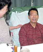 今も闘病を続ける天野保さん(江南市の病院で)